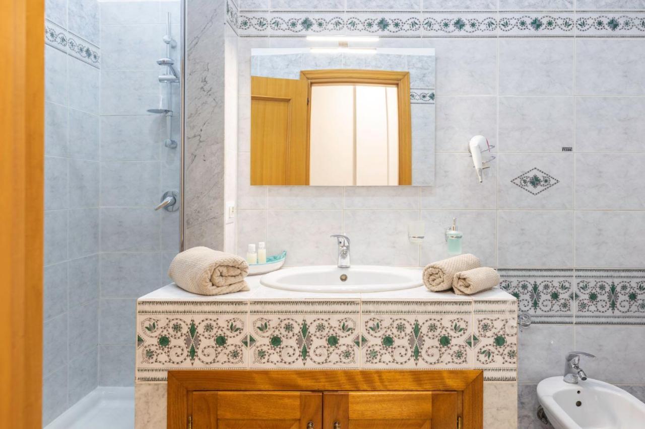 Infinity House - Cagliari Centro Apartman Kültér fotó